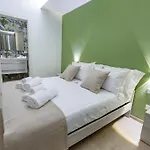 Urban Oasis 3*