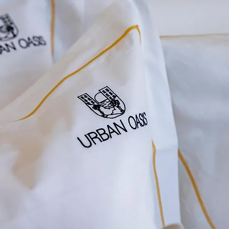 Urban Oasis Πανσιόν 3*