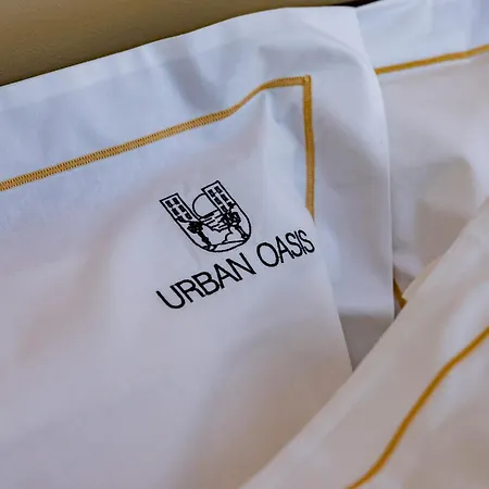 Urban Oasis Πανσιόν