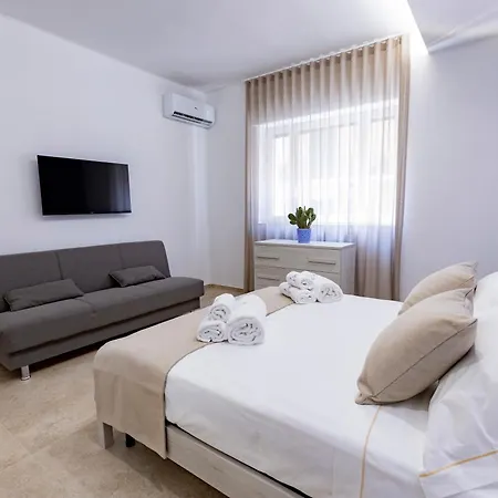 Urban Oasis Πανσιόν