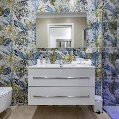 Urban Oasis Guest house 3*